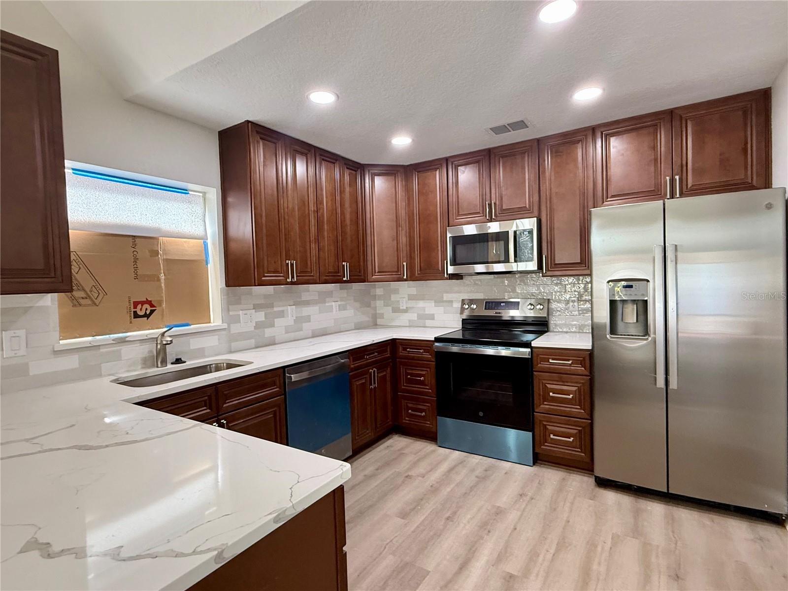 MOUNT DORA COUNTRY CLUB MOUNT DORA UNIT 03 - Residential