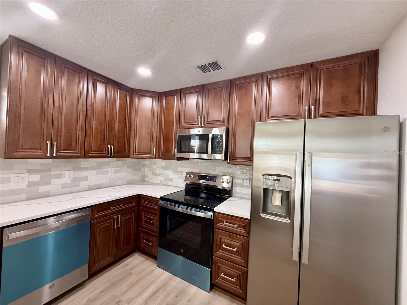 MOUNT DORA COUNTRY CLUB MOUNT DORA UNIT 03 - Residential