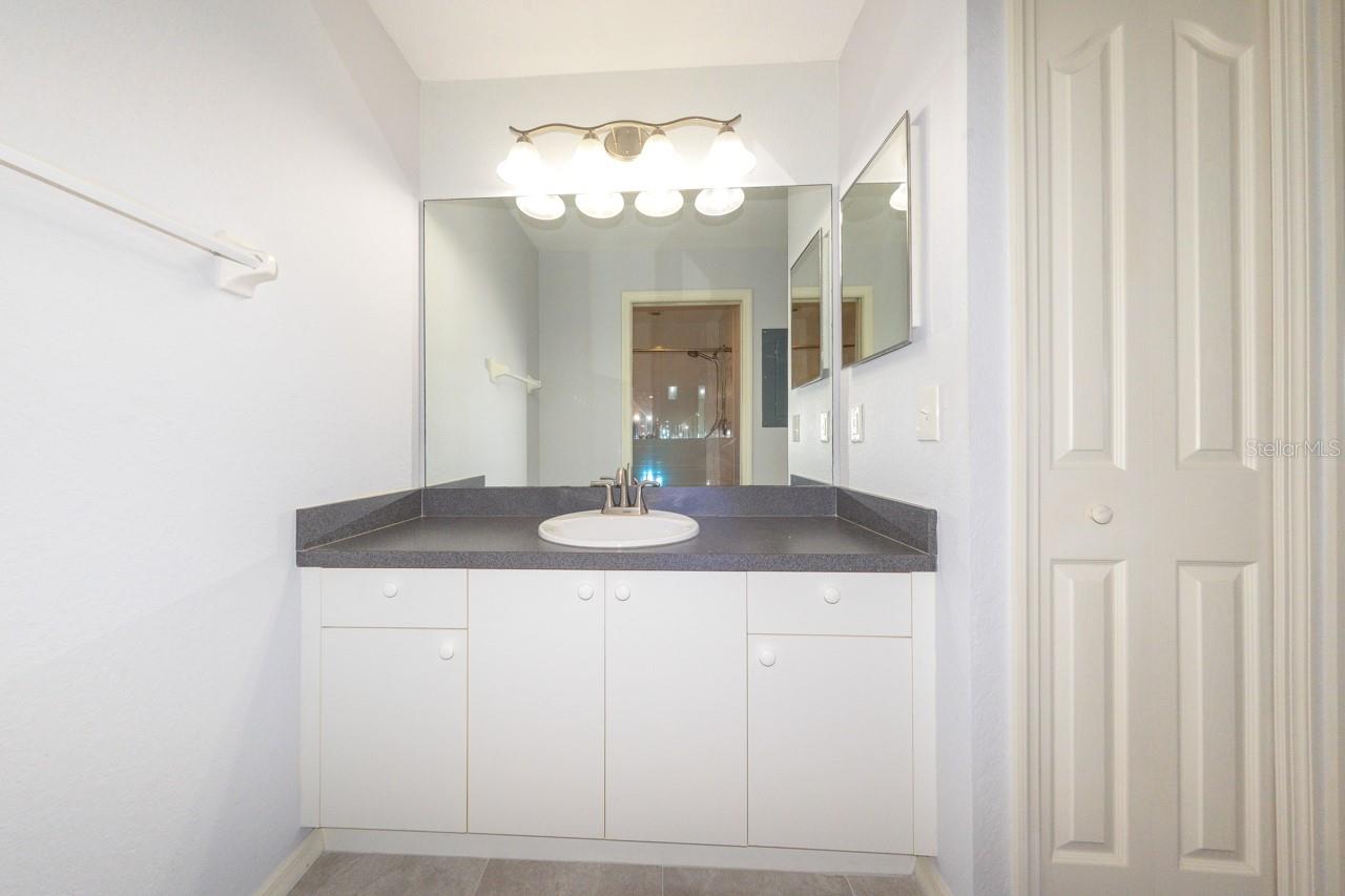 LAKES EDGE AT DEEP CREEK BLDG 02 - Residential