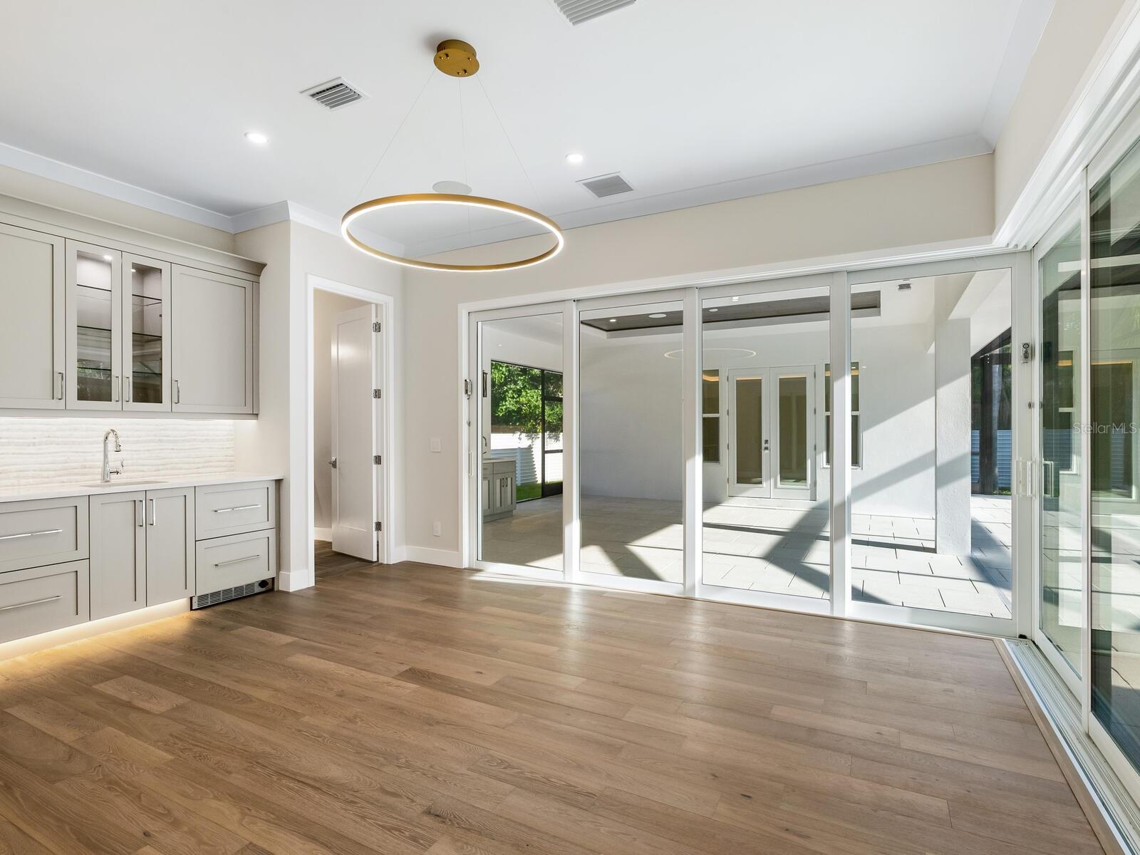 OYSTER BAY ESTATES - Residential