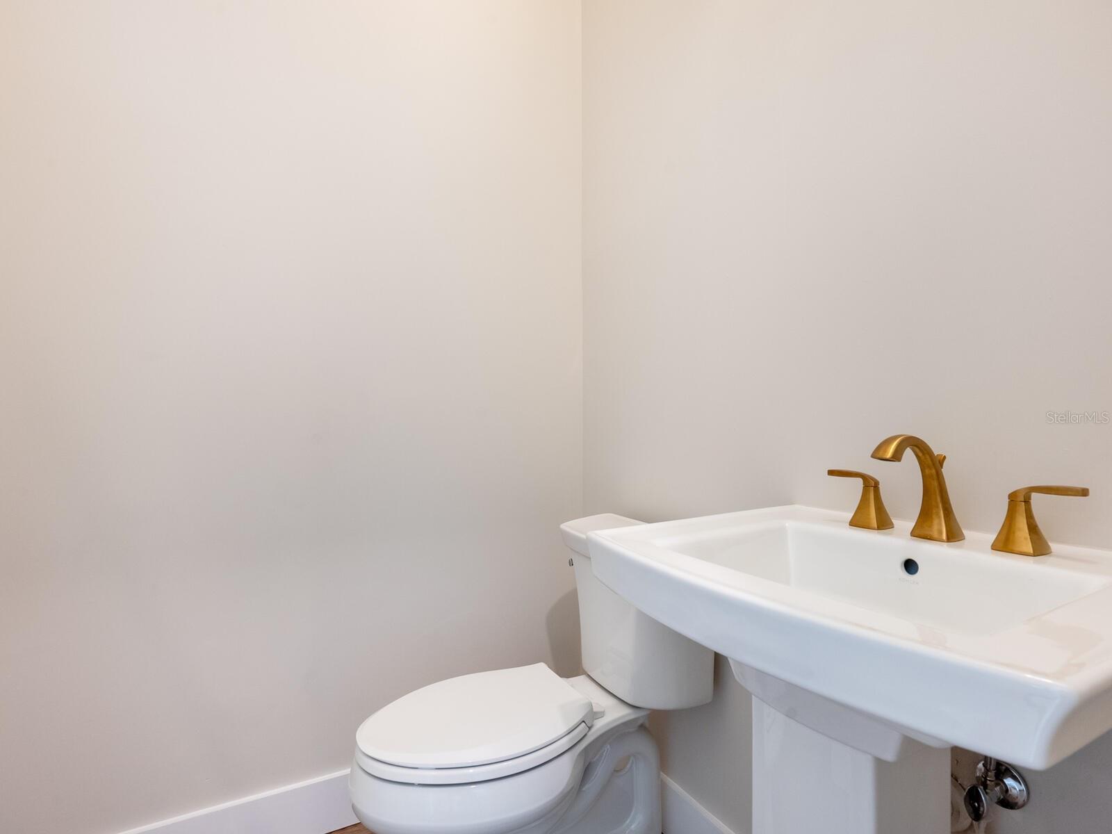 OYSTER BAY ESTATES - Residential