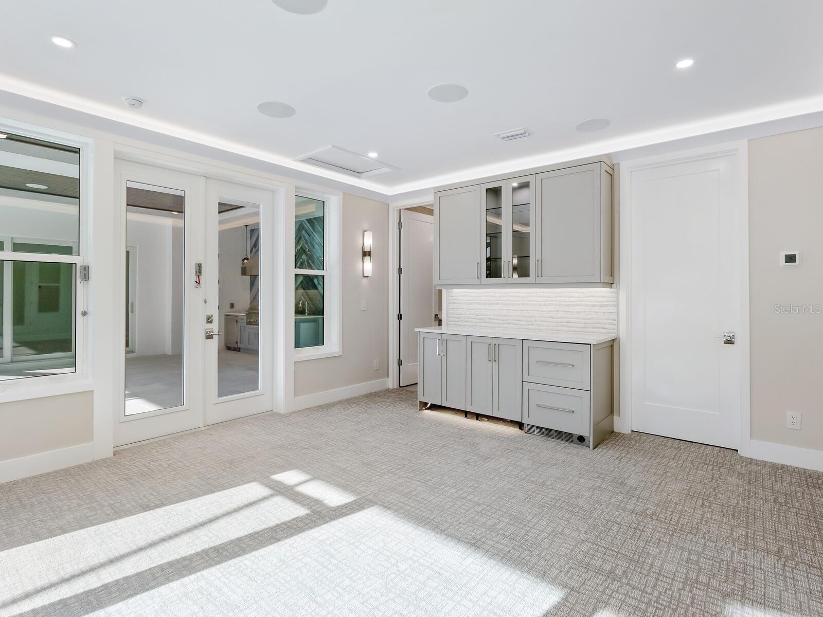 OYSTER BAY ESTATES - Residential