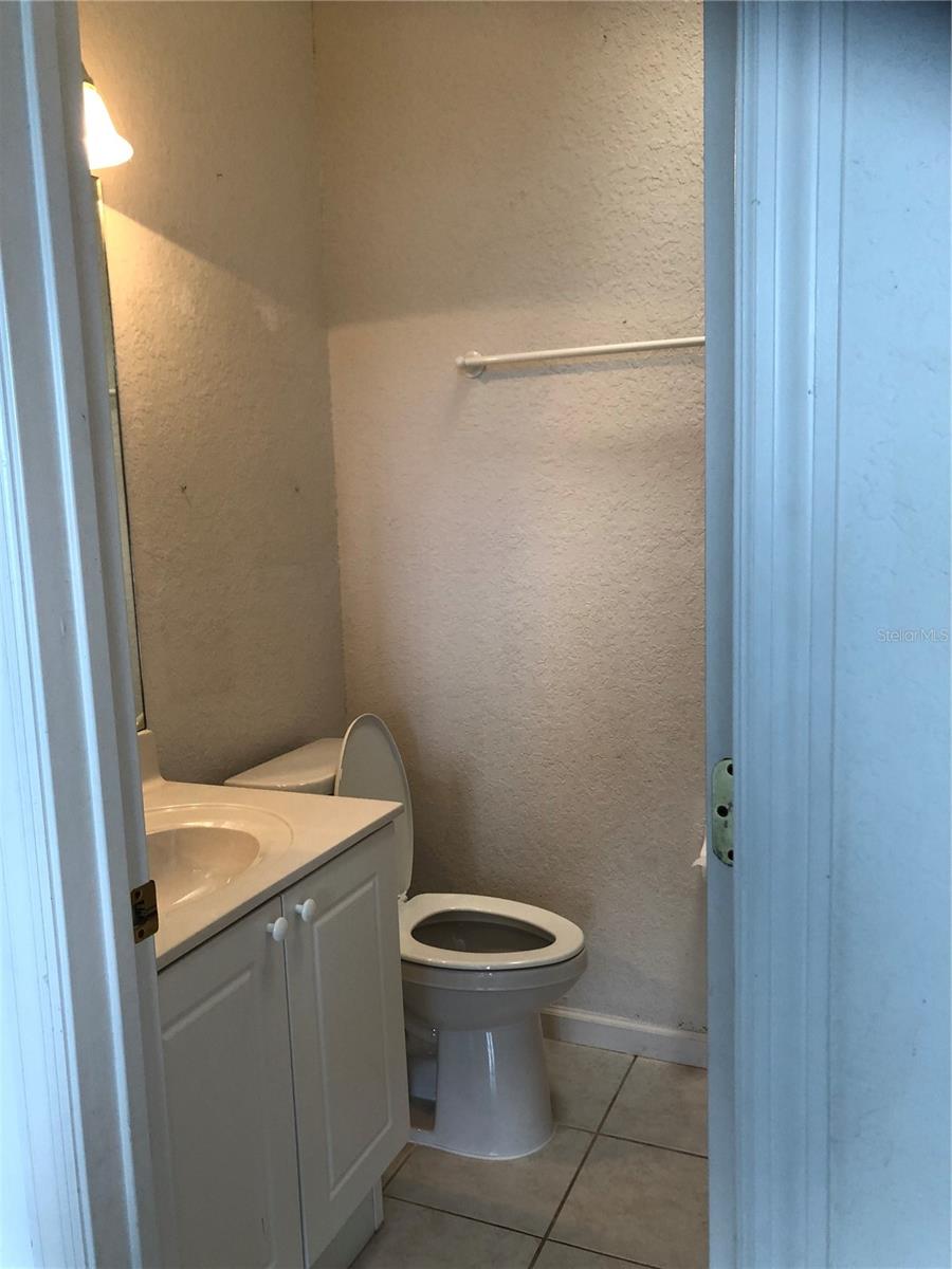 SEASIDE ESTATES - Residential Lease