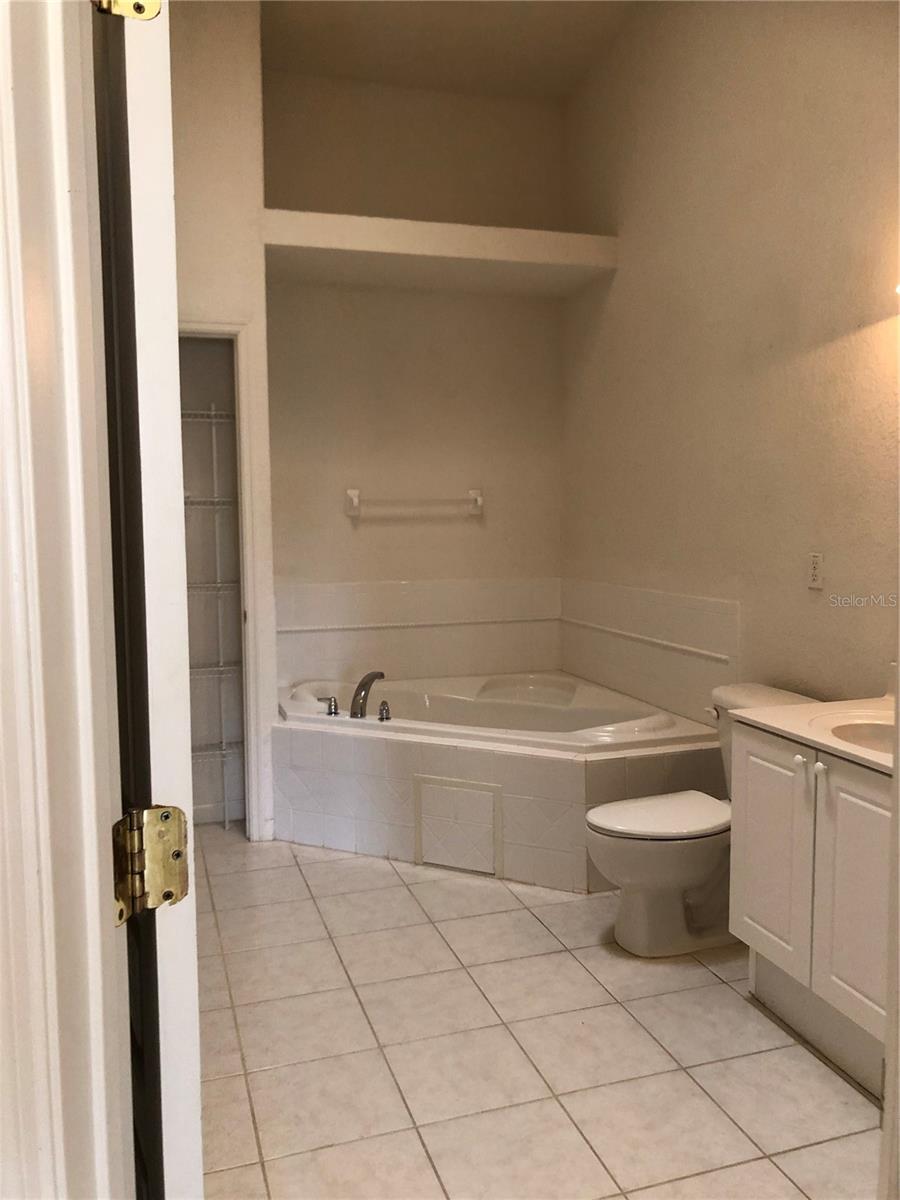 SEASIDE ESTATES - Residential Lease