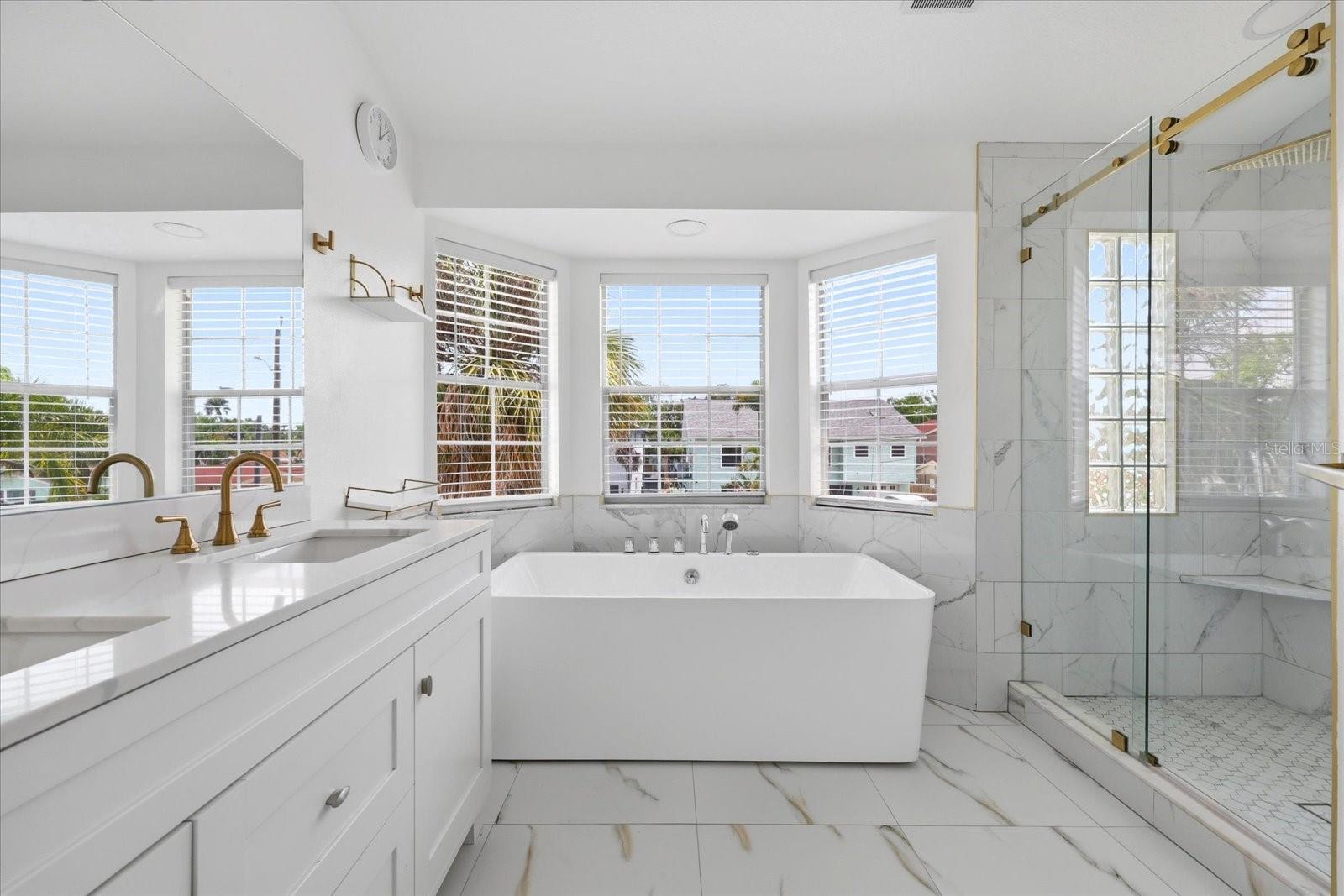 TROPIC SHORES - Residential