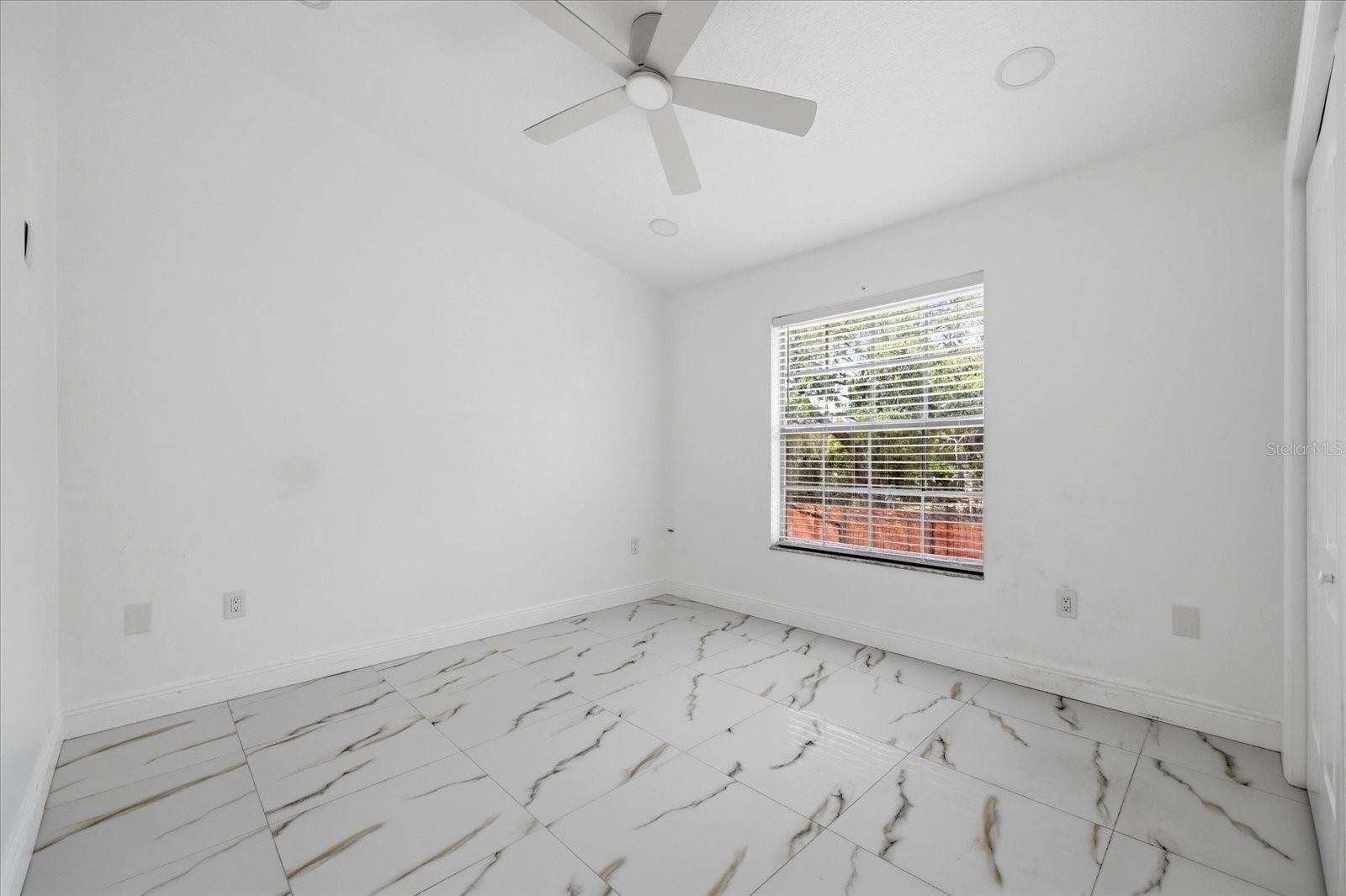 TROPIC SHORES - Residential