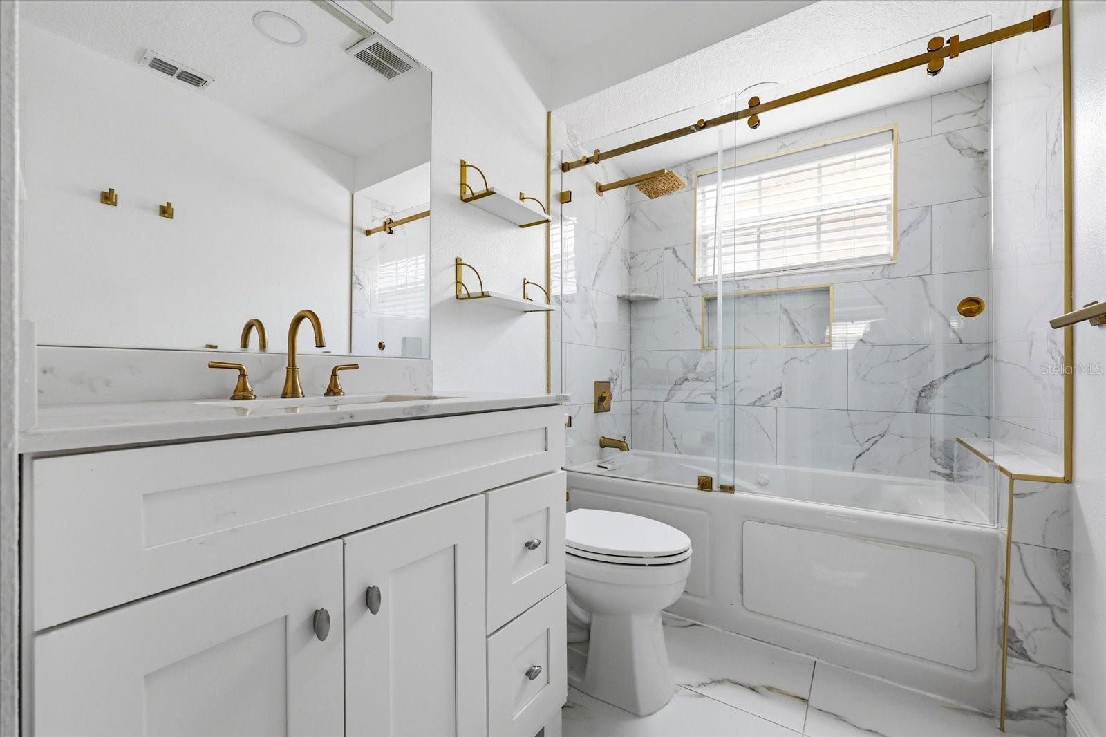 TROPIC SHORES - Residential