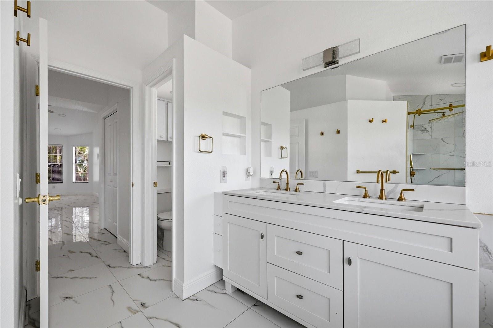 TROPIC SHORES - Residential