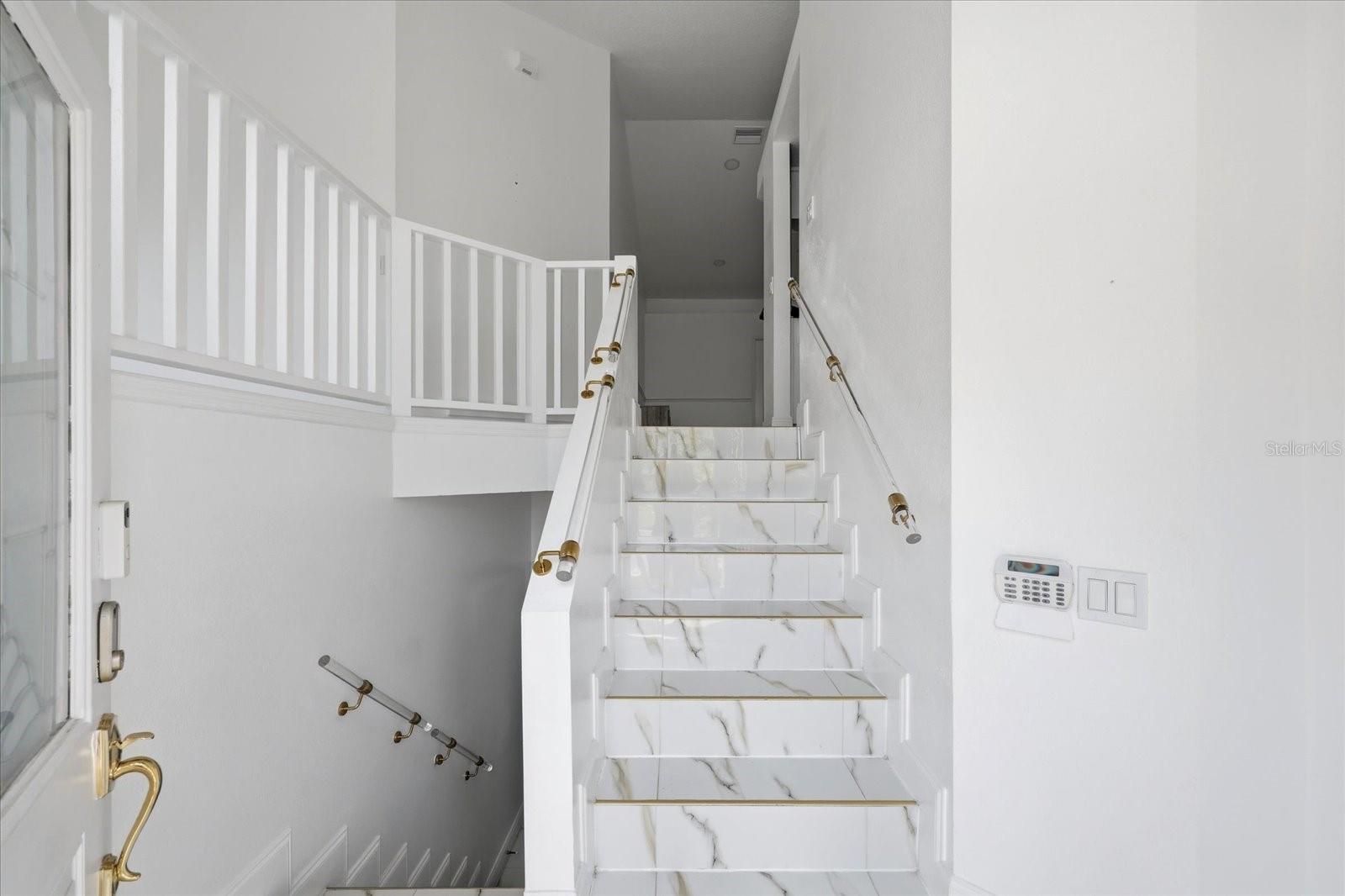 TROPIC SHORES - Residential