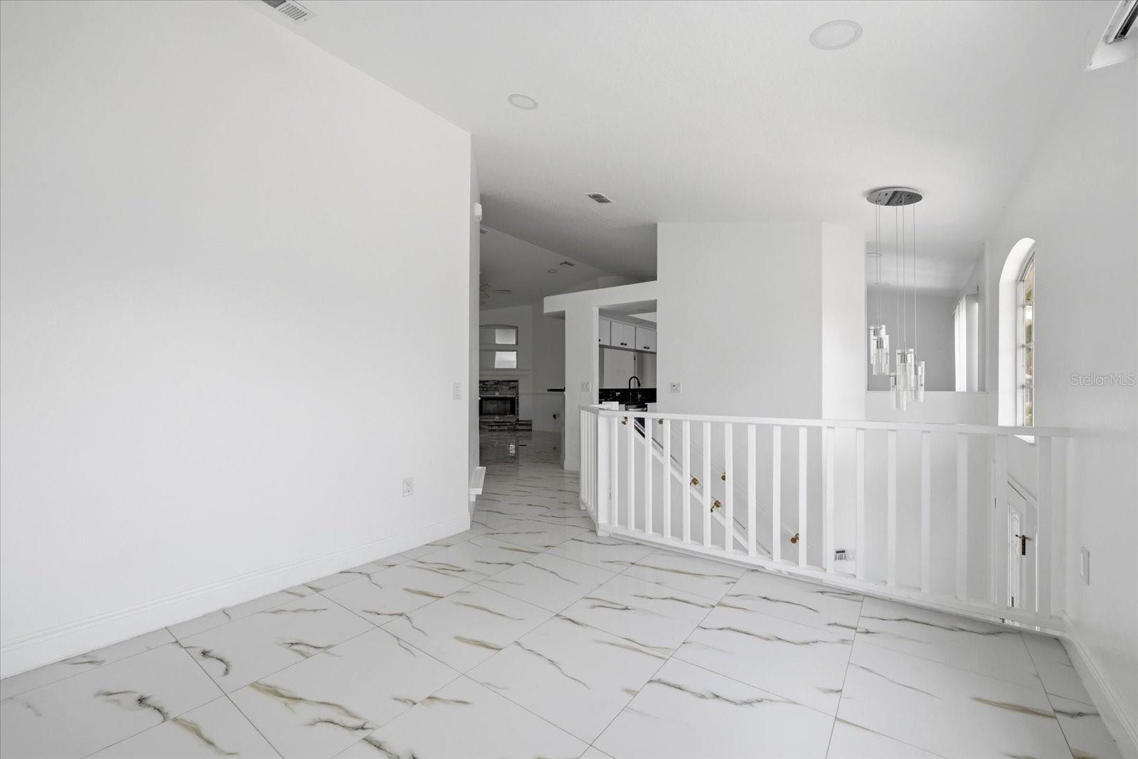 TROPIC SHORES - Residential