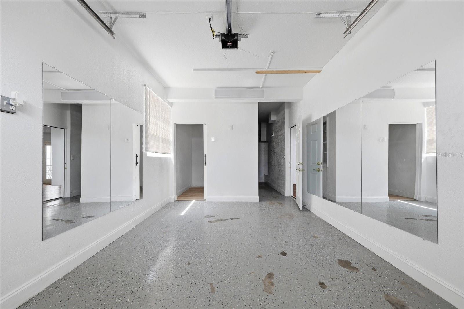 TROPIC SHORES - Residential