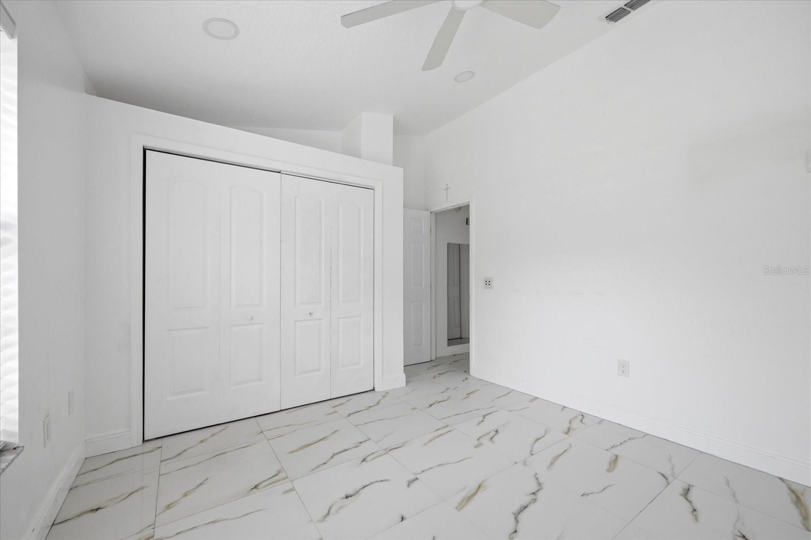 TROPIC SHORES - Residential