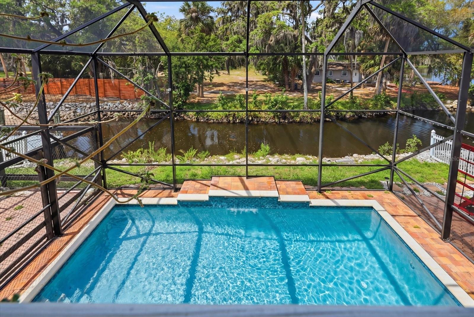 TROPIC SHORES - Residential