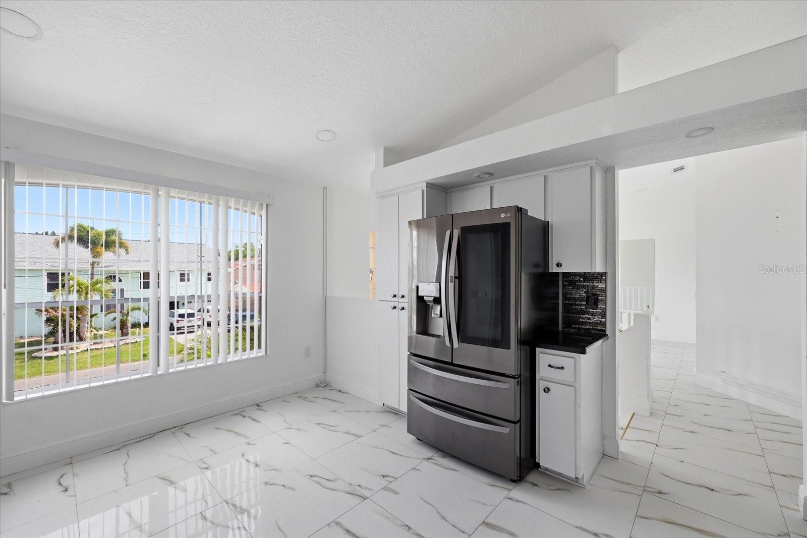 TROPIC SHORES - Residential