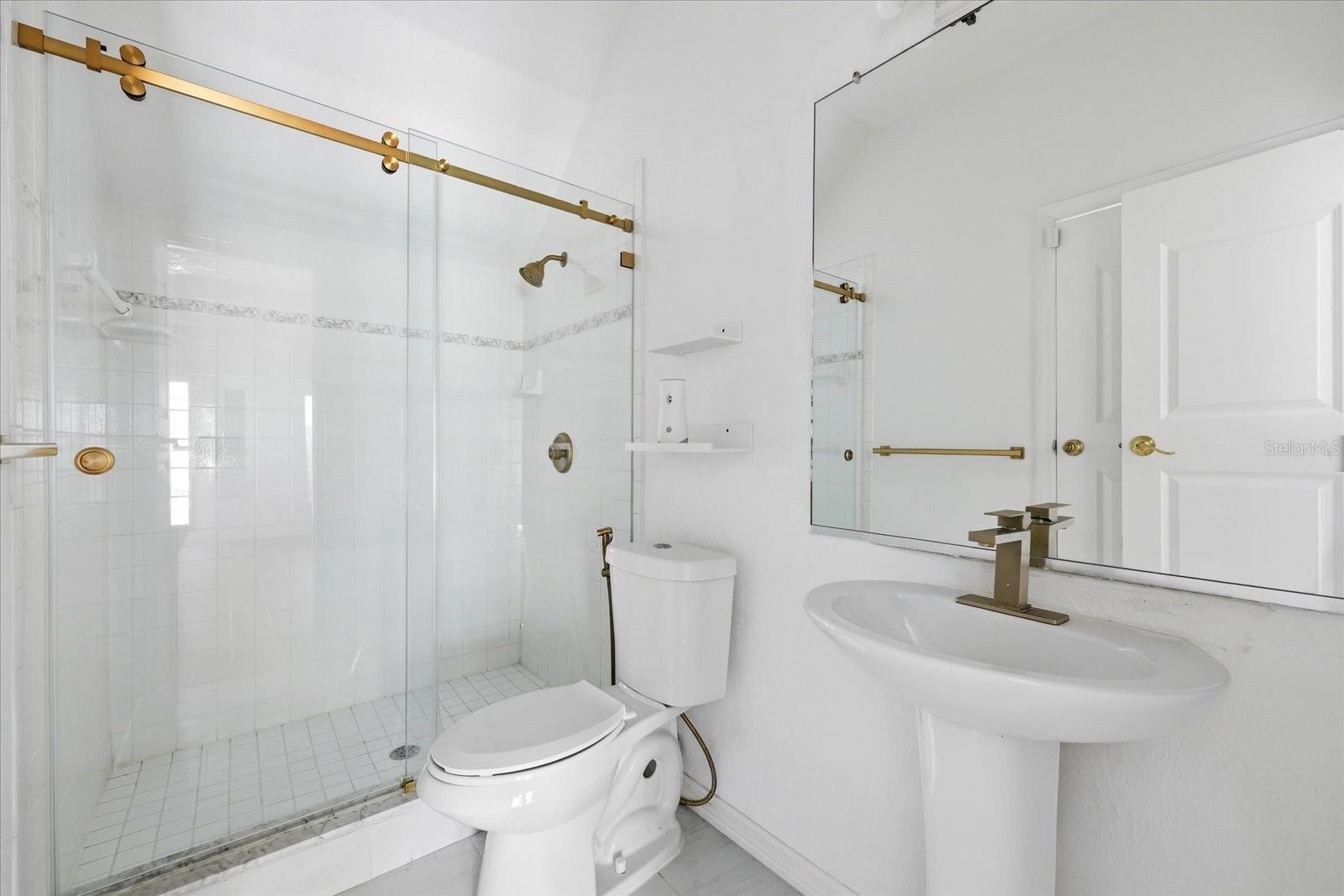 TROPIC SHORES - Residential