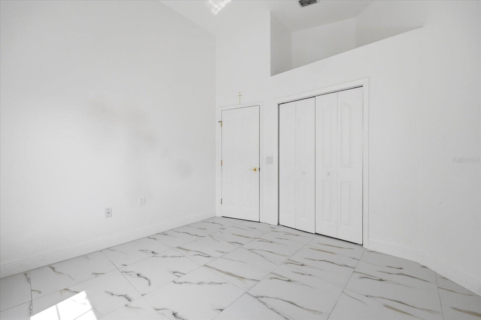 TROPIC SHORES - Residential