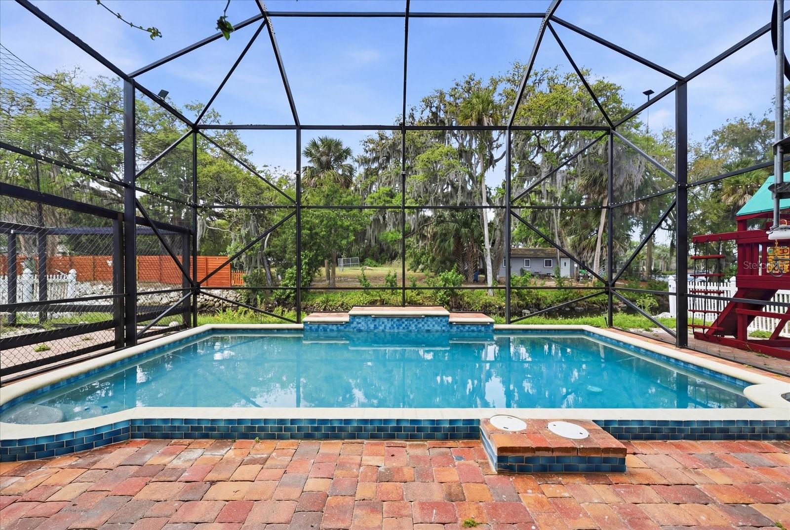 TROPIC SHORES - Residential