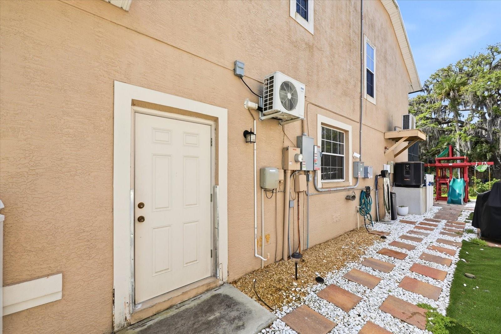 TROPIC SHORES - Residential