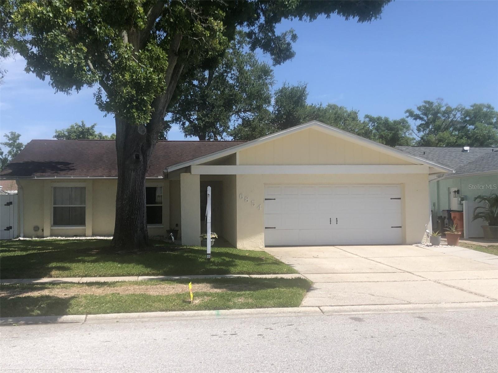 6854 CIRCLECREEK DRIVE