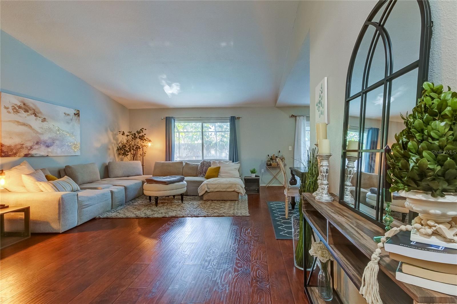 6854 CIRCLECREEK DRIVE
