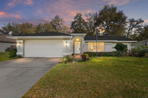 Photo of 81 Pecan Drive, Ocala, FL 34472 (MLS # OM720375)