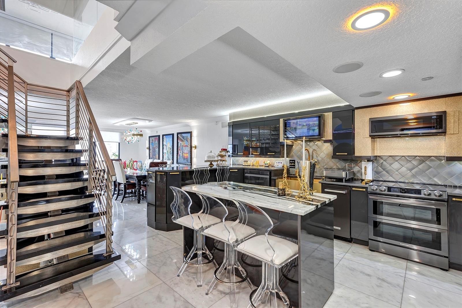 530 EAST CENTRAL CONDO - Residential Lease