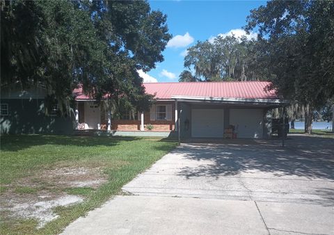 A home in WINTER HAVEN