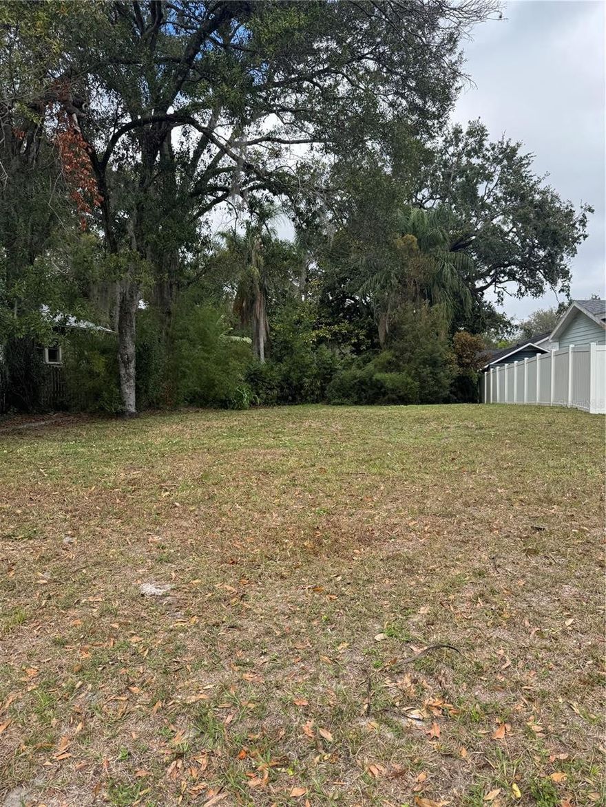 Prime vacant land in Seminole Heights available for sale. 
This is spacious, cleared, vacant and ready to build your dream home or you can buy the house next door and built an outdoor retreat. 
Survey available.
