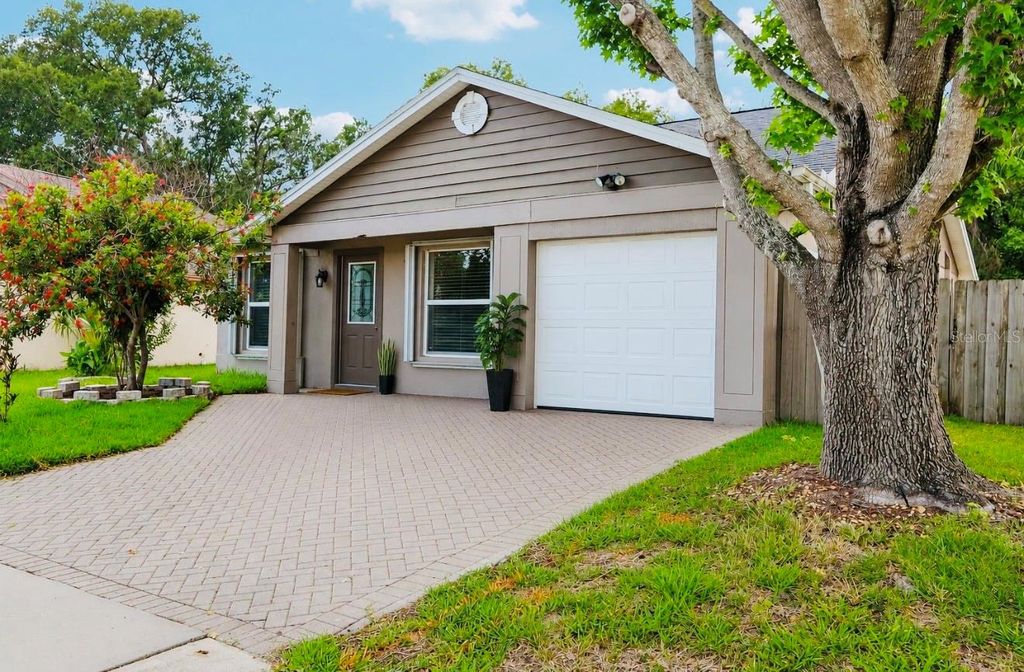 Photo of 1525 Kestrel Way, Brandon, FL 33511 (MLS # TB8507635)