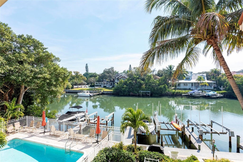 Photo of 870 Hudson Avenue #870, Sarasota, FL 34236 (MLS # A4705139)
