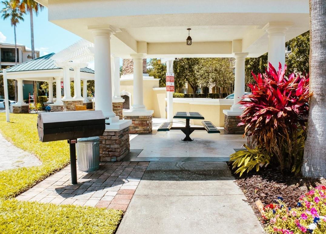 LAKESIDE/LKS/WINDERMERE - Residential Lease