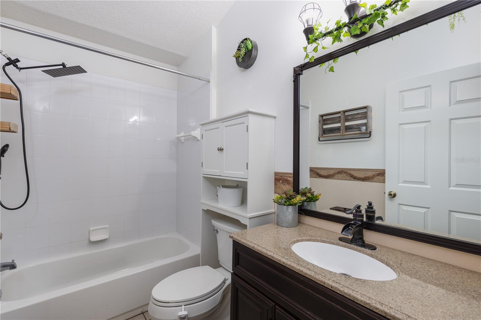 GOLDEN HEIGHTS SECOND ADD - Residential Lease