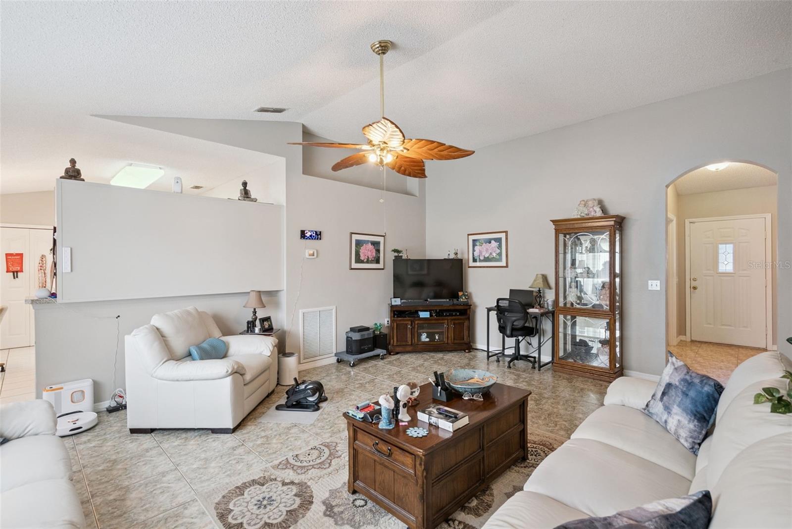 2563 SHEFFIELD DRIVE