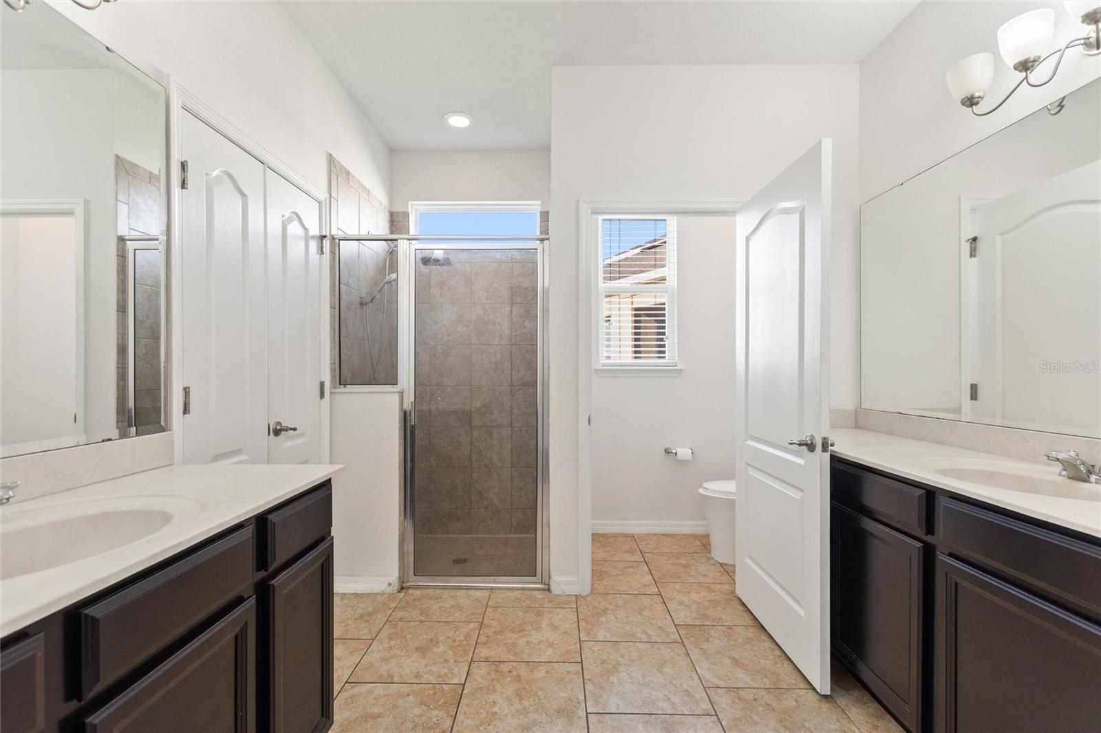 SHINGLE CRK RESRV AT OAKS - Residential