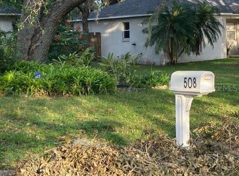 A home in MINNEOLA