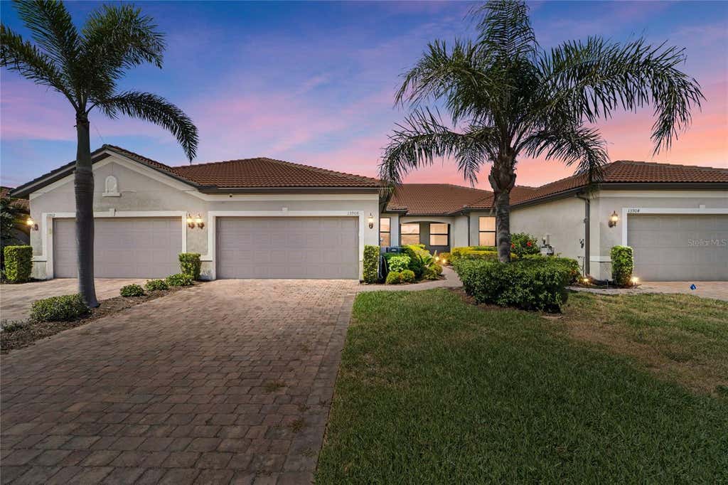Photo of 13908 Alafaya Street, Venice, FL 34293 (MLS # N6145182)