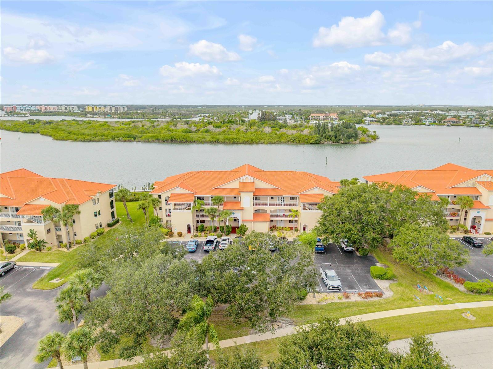 460 BOUCHELLE DRIVE 304