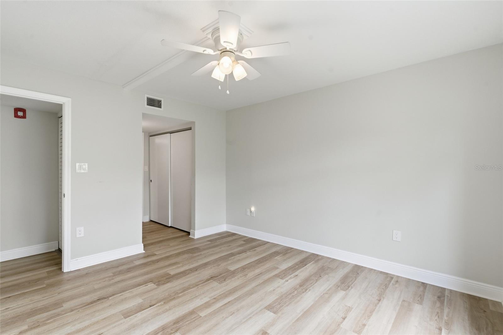 OXFORD HOUSE - Residential