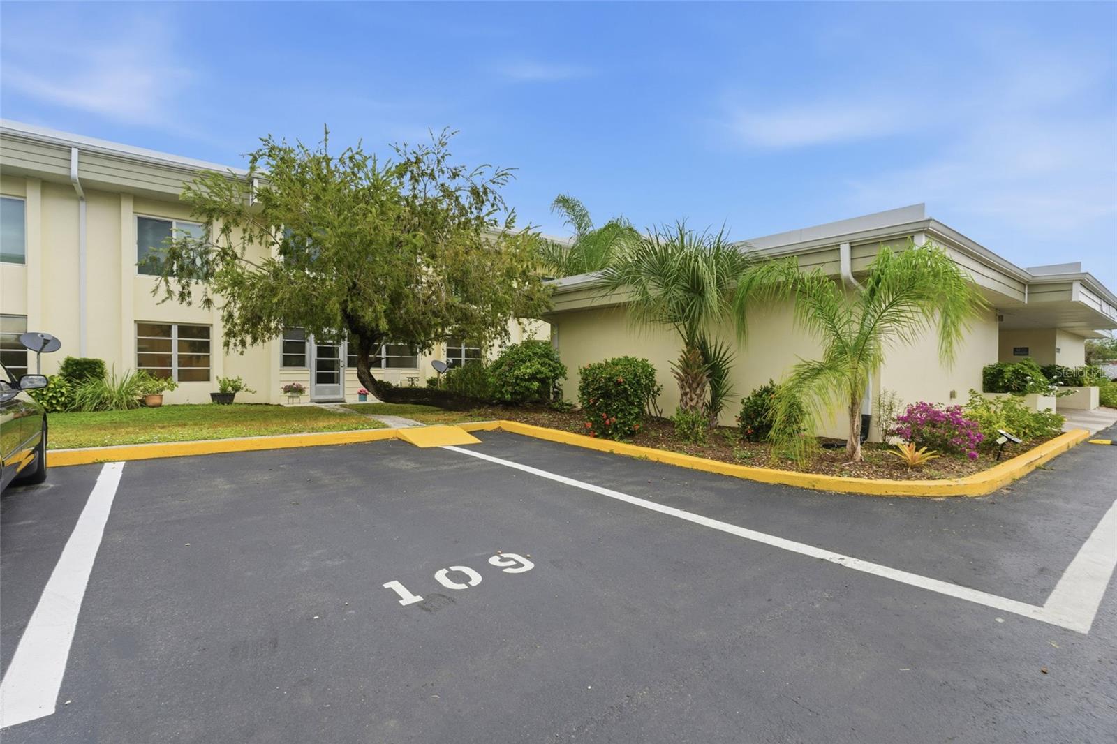 OXFORD HOUSE - Residential