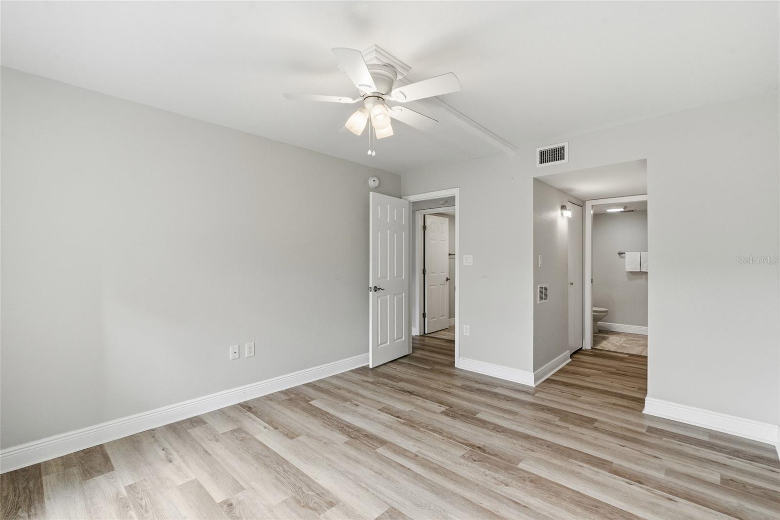 OXFORD HOUSE - Residential