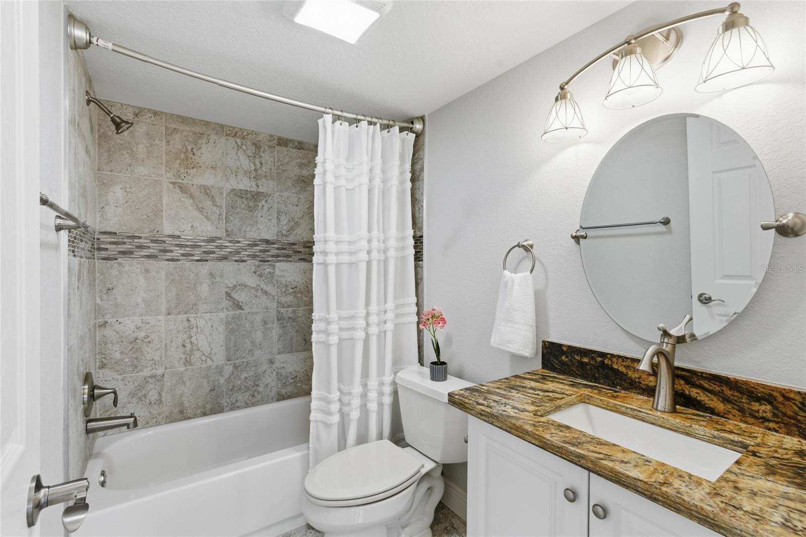 OXFORD HOUSE - Residential