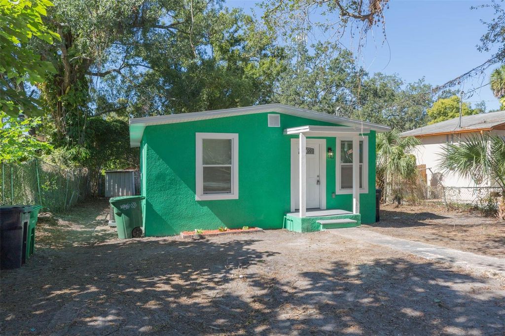 Photo of 8204 N 10th St, Tampa, FL 33604 (MLS # TB8443154)