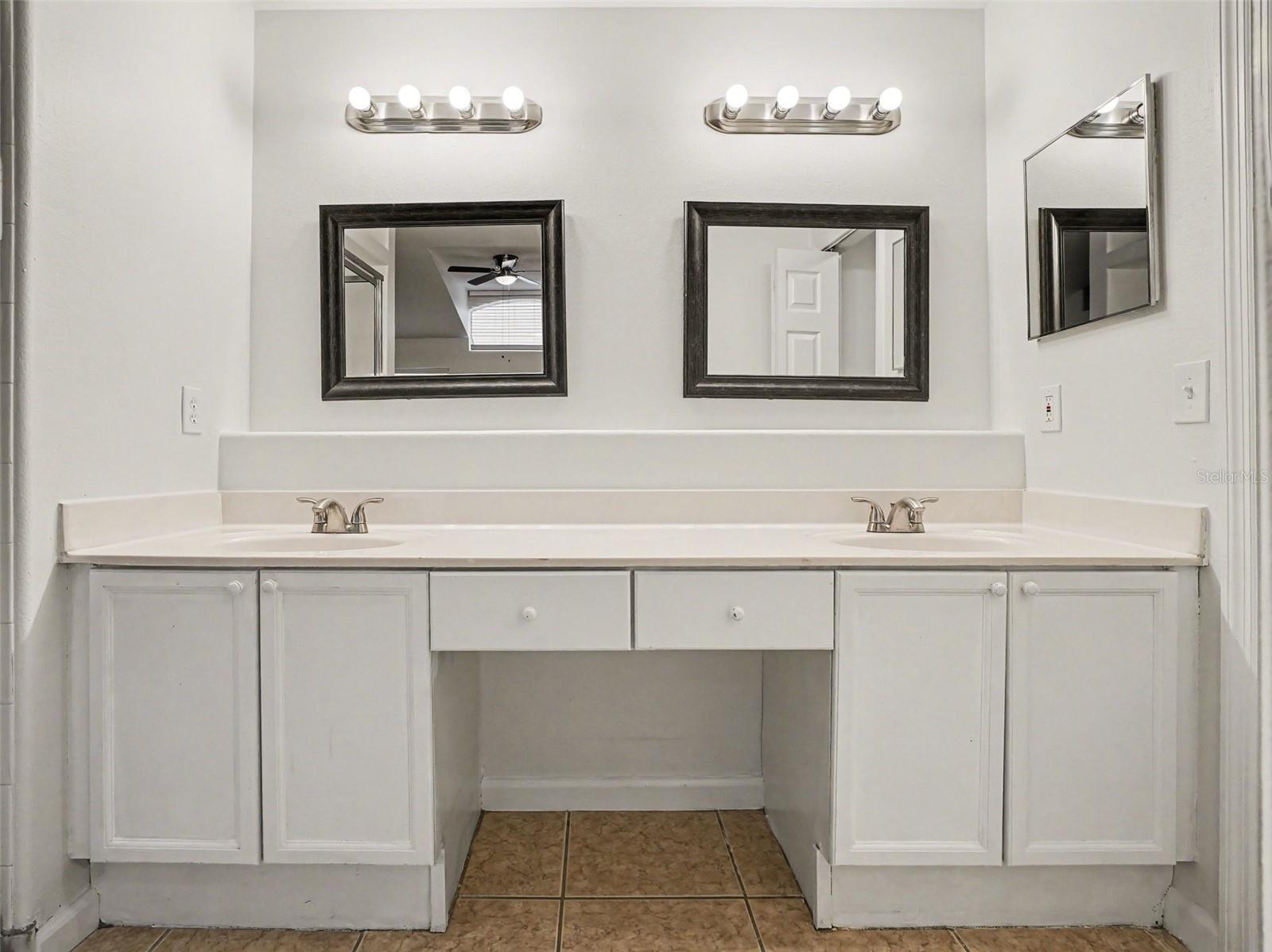 LAKE GLORIA PRESERVE PH 01B - Residential