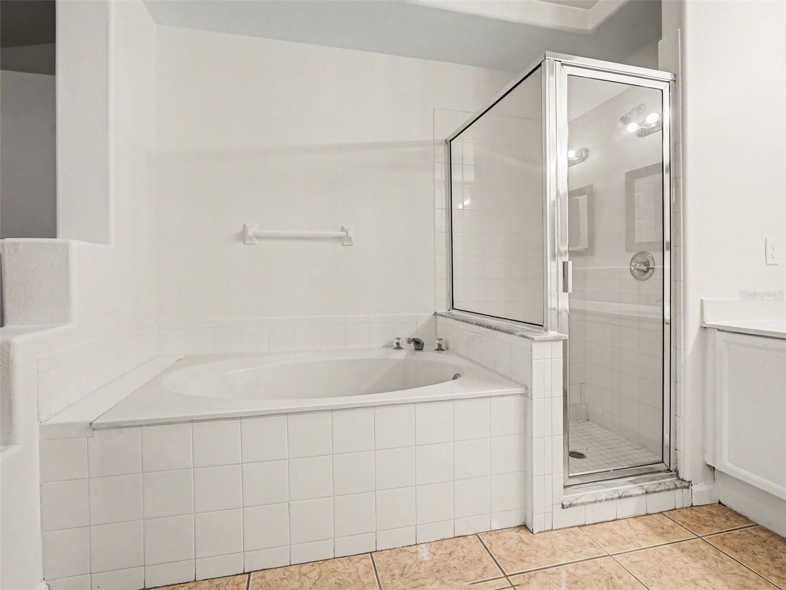 LAKE GLORIA PRESERVE PH 01B - Residential