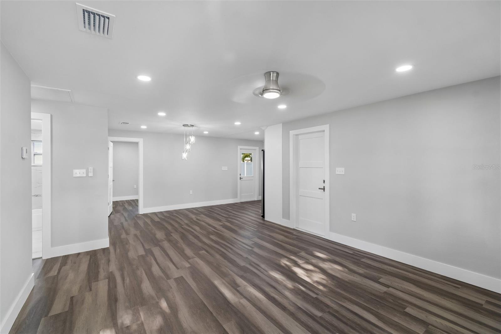 HOLIDAY LAKE ESTATES - Residential