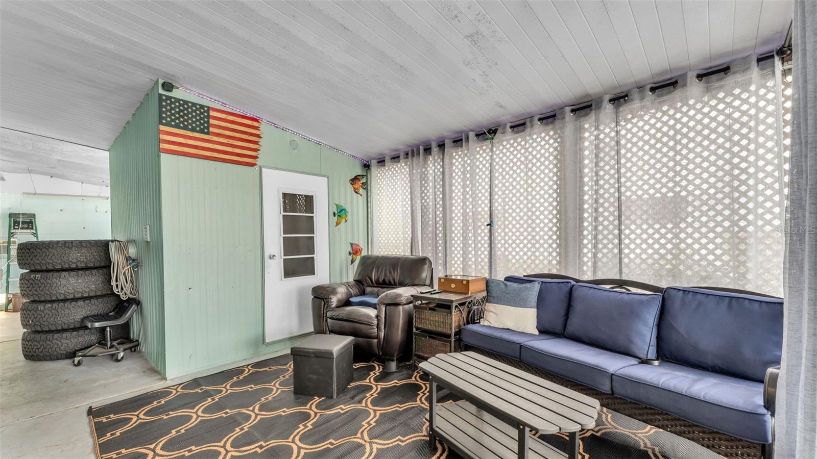 LAKESIDE HILLS ESTATES - Residential