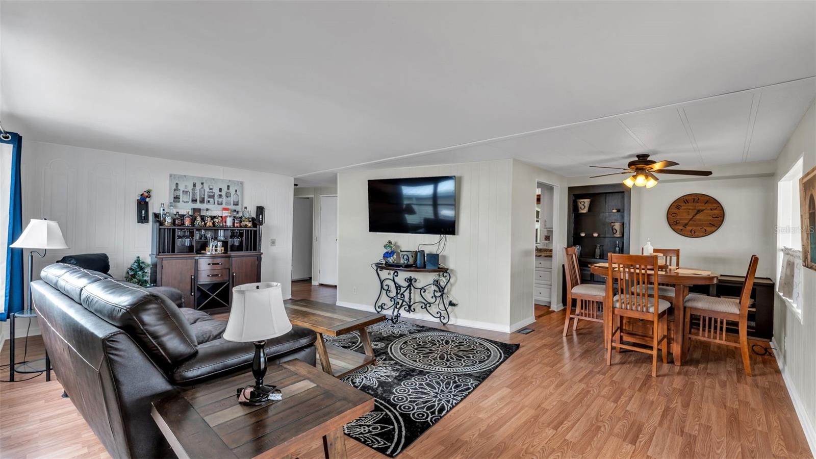 LAKESIDE HILLS ESTATES - Residential