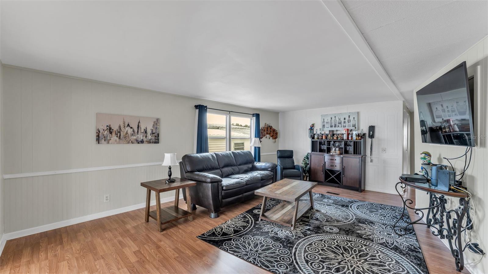 LAKESIDE HILLS ESTATES - Residential