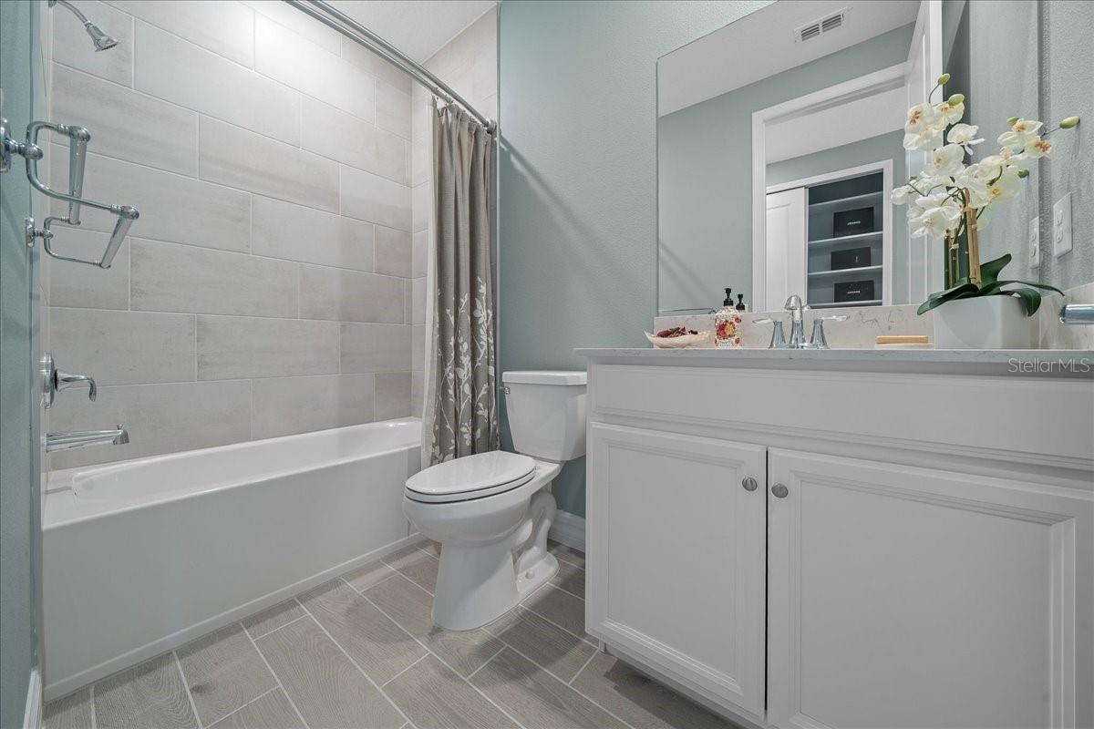 OAK HAMMOCK AT BELLECHASE - Residential