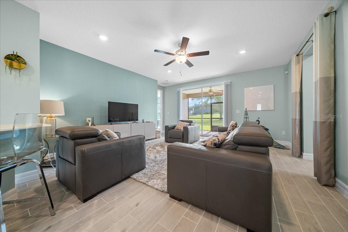 OAK HAMMOCK AT BELLECHASE - Residential